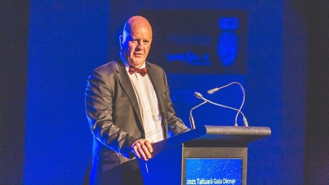 Phil Wilson made a Taituarā Life Member